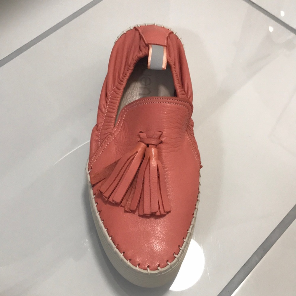 NWOT Bueno tassel loafer
